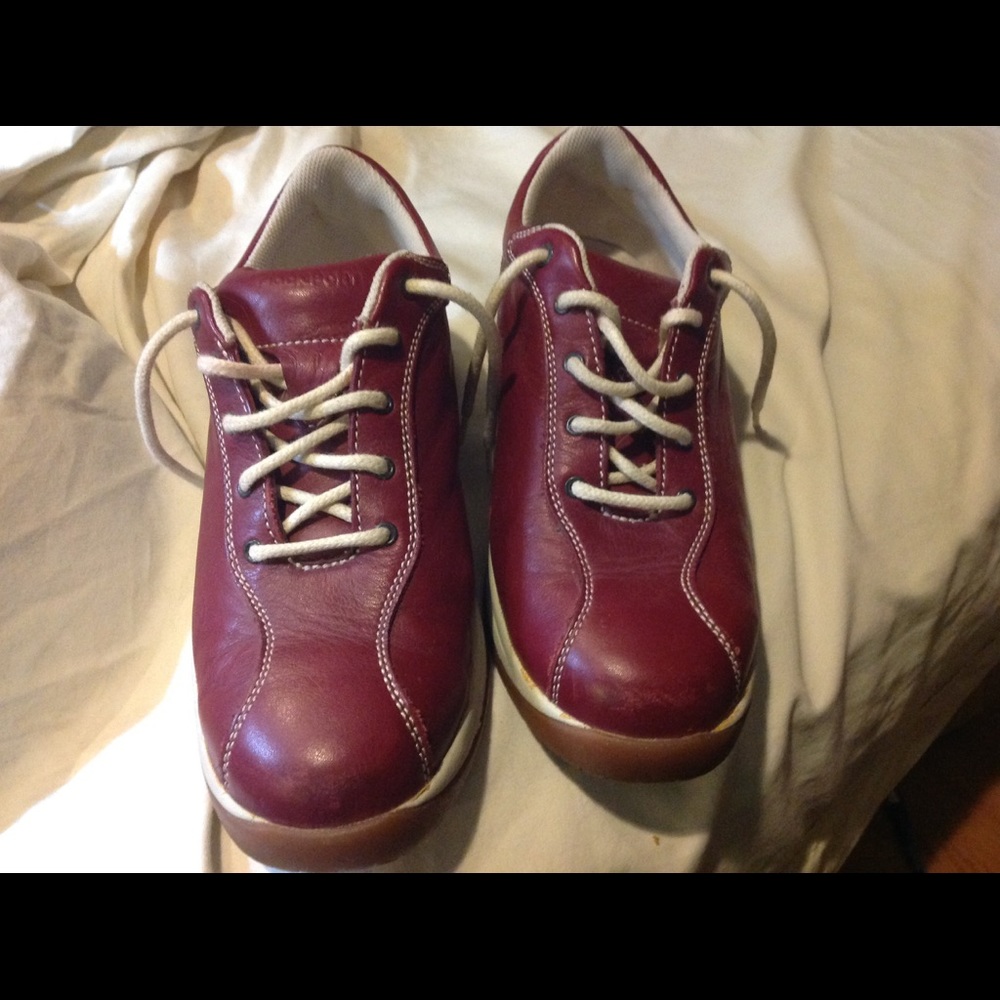 Rockport casual shoes, red, size 9